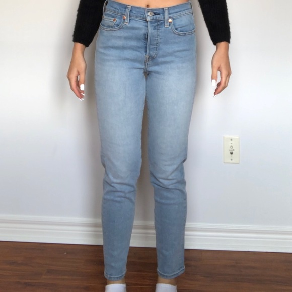 Wedgie Levi’s - Picture 2 of 2